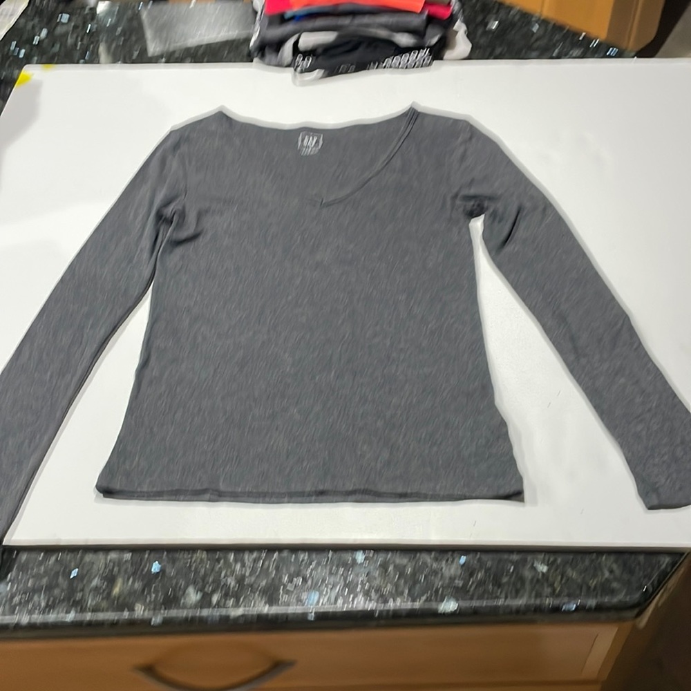 Woman’s Gap long sleeve, gray, cotton, V neck top